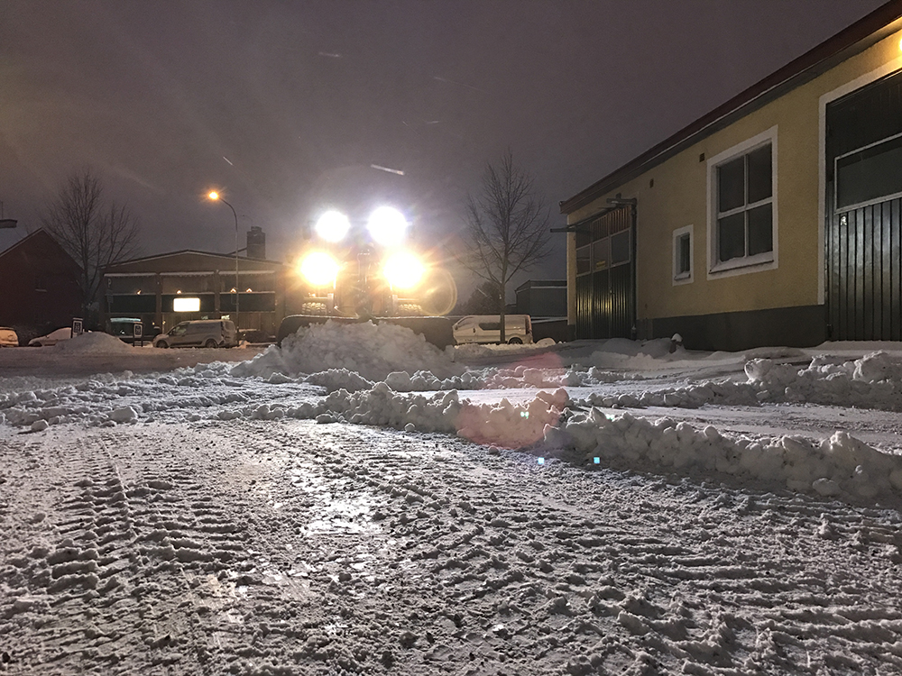 Snöröjning i Uppsala – Hallbloms
